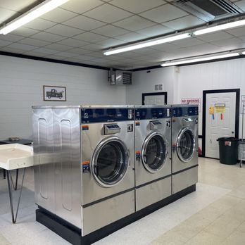 J & M Coin Laundry - New 8 load capacity washers - Laundromat Near Me - Pickens, South Carolina