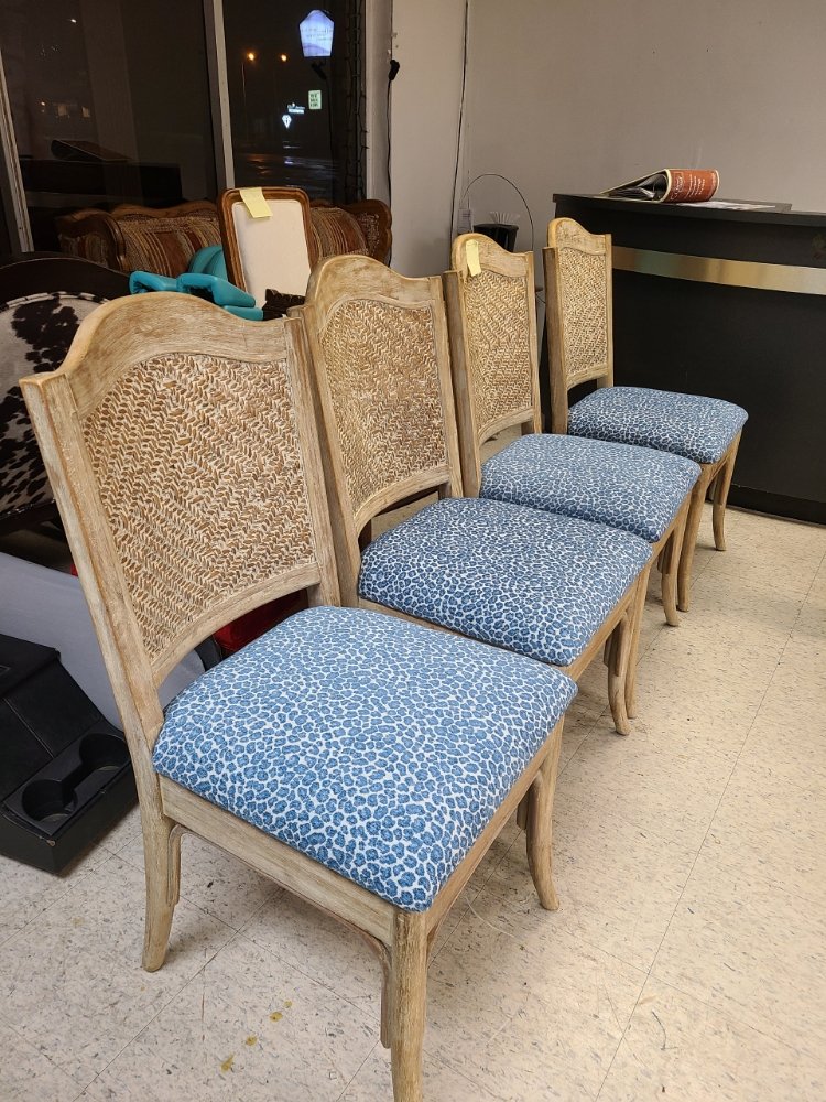 TORREZ UPHOLSTERY Updated September 2024 19 Photos 246 Plaza Dr