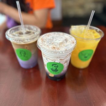 Mano Modern Cafe - Ube latte, ube chai and mango refresher - Filipino Near Me - Chicago, Illinois