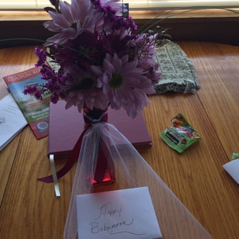 The Tradewinds Condo Hotel - Nice vase with flowers + card - Condominiums Near Me - Seaside, Oregon