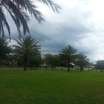Confederate Park - Rain is on the way - Dog Parks Near Me - Jacksonville, Florida