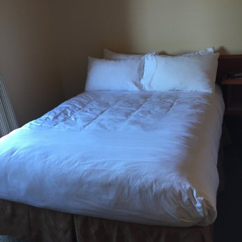 Painter's Lodge - Bed - Hotels Near Me - Campbell River, British Columbia