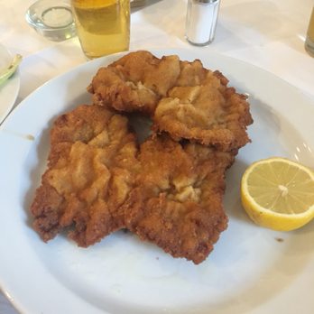 Gasthaus Rebhuhn - Veal Wiener Schnitzel - Gastropubs Near Me - Vienna, 9 Gasthaus Rebhuhn - Veal Wiener Schnitzel - Gastropubs Near Me - Vienna, 9