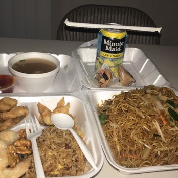 Fortune Seafood Restaurant - Chow mein, wonton soup, and honey prawns - Seafood Near Me - Kent, Washington