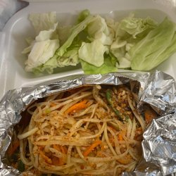 Busy B Thai Cafe - Papaya salad