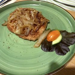 Gasthaus zum Hahnenkamm - Kleines Zwiebelschnitzel ohne Beilagen