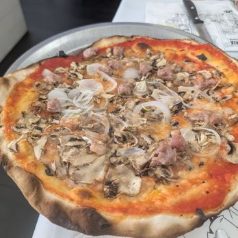 La Montecarlo - Pizza Near Me - Rome, RM