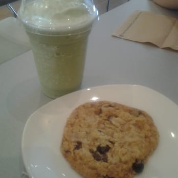 Rachel's Coffee House - blended matcha green tea & chocolate cherry cookie - Coffee & Tea Near Me - Toronto, Ontario Rachel's Coffee House - blended matcha green tea & chocolate cherry cookie - Coffee & Tea Near Me - Toronto, Ontario