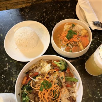 Oliang - Pad Kee Mao & Panang Curry - Coffee & Tea Near Me - Chicago, Illinois Oliang - Pad Kee Mao & Panang Curry - Coffee & Tea Near Me - Chicago, Illinois