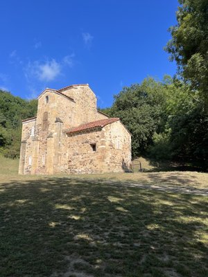 Church of San Miguel de Lillo by null