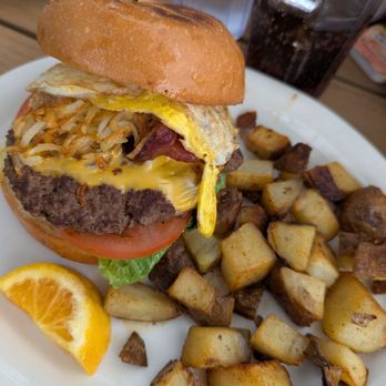 Lil Joe’s - Breakfast burger with bacon, hashbrowns, cheese, fries egg. The picture doesn't do it justice but the patty isn't insignificant - Diners Near Me - Sacramento, California
