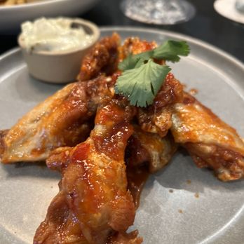 Isla & Co. West Palm Beach - SPICY CHICKEN WINGS - Bars Near Me - West Palm Beach, Florida