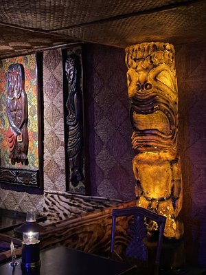 Hala Kahiki Lounge by null