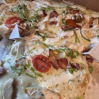 Slice House by Tony Gemignani - SIC Chicken Bacon Ranch - Salad Near Me - Livermore, California