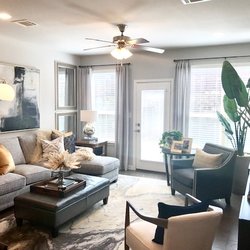 Rooms by Roena - Small living room decorated