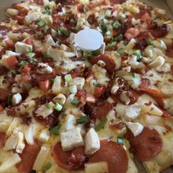 Round Table Pizza - Pepperoni, grilled chicken, bacon with pineapple