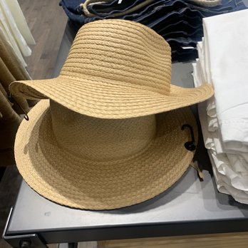 McArthurGlen Designer Outlet - Nice summer bay - Outlet Stores Near Me - Richmond, British Columbia
