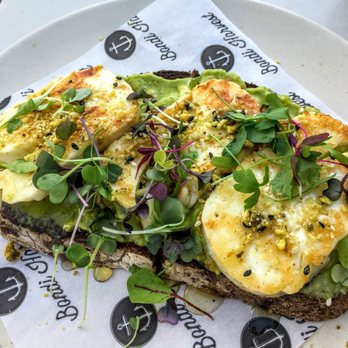 Blueys Kitchen - halloumi avo toast - Cafes Near Me - Santa Monica, California Blueys Kitchen - halloumi avo toast - Cafes Near Me - Santa Monica, California