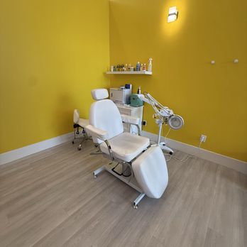 Clean Your Dirty Face - Spa chair - Skin Care Near Me - Winter Park, Florida Clean Your Dirty Face - Spa chair - Skin Care Near Me - Winter Park, Florida