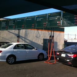 Brotman Boulevard Hand Car Wash - The entrance
