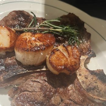 Original Joe's - Porter House with Scallops - Italian Near Me - Walnut Creek, California Original Joe's - Porter House with Scallops - Italian Near Me - Walnut Creek, California