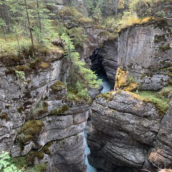 Maligne Canyon - Hiking Near Me Maligne Canyon - Hiking Near Me