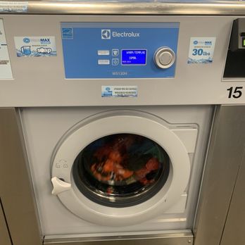 WaveMax Laundry - Another washing machine that is their medium size - Laundromat Near Me - Phoenix, Arizona