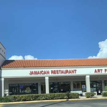 Hot Off De Grill - Outside - Caribbean Near Me - Pembroke Pines, Florida