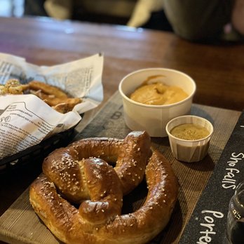 Snoqualmie Falls Brewery - Bavarian Pretzel - Brewpubs Near Me - Snoqualmie, Washington