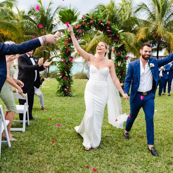 Mari Harsan Studios - Videographers Near Me