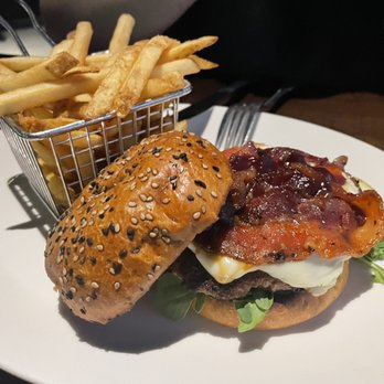 Yard House - Vegetarian Near Me - Burbank, California Yard House - Vegetarian Near Me - Burbank, California