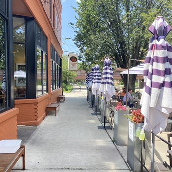 Spacca Napoli - Beautiful outdoor dining area - Pizza Near Me - Chicago, Illinois Spacca Napoli - Beautiful outdoor dining area - Pizza Near Me - Chicago, Illinois