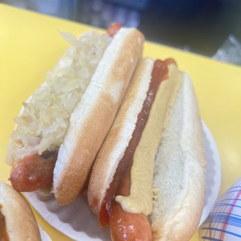 Gray's Papaya - Sauerkraut and Mustard - Hot Dogs Near Me - New York, New York