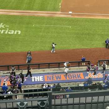 Citi Field - Mr and Mrs Met - Stadiums & Arenas Near Me - Corona, New York Citi Field - Mr and Mrs Met - Stadiums & Arenas Near Me - Corona, New York