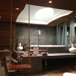 Sento - Jacuzzi room. They have nice bath salts available to use separately.