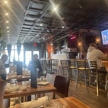 Barrel & Brew Craft Bar + Kitchen - Inside - Cocktail Bars Near Me - New Milford, New Jersey Barrel & Brew Craft Bar + Kitchen - Inside - Cocktail Bars Near Me - New Milford, New Jersey