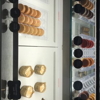 Eli's Ark - Macaroons & other deserts they had - Gelato Near Me - Chicago, Illinois