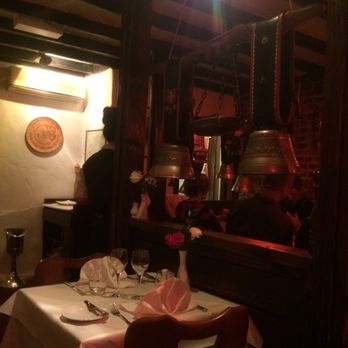 St. Moritz Restaurant - Fondue Near Me - London, XGL