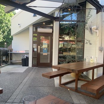 Downtown Barbecue - Outside seating - Barbeque Near Me - Santa Rosa, California
