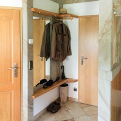 Hotel-Pension Blumenbach - Zimmer - Garderobe