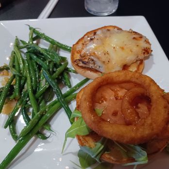 Chat-A-Whyle - Hot honey chicken burger with green beans - American Near Me - Bath, New York
