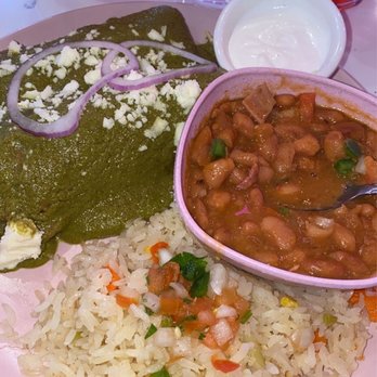 Taquero Mucho - Emmadas verdes - Tacos Near Me - Austin, Texas Taquero Mucho - Emmadas verdes - Tacos Near Me - Austin, Texas