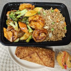 Winli Asian Restaurant - Shrimp with mixed vegetables - fried rice - pork egg roll