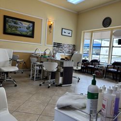 Top Nails - Inside