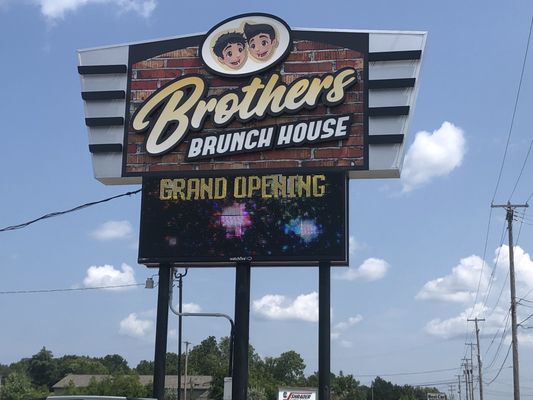 BROTHERS BRUNCH HOUSE - 29 Photos & 33 Reviews - 4145 Davison Rd ...