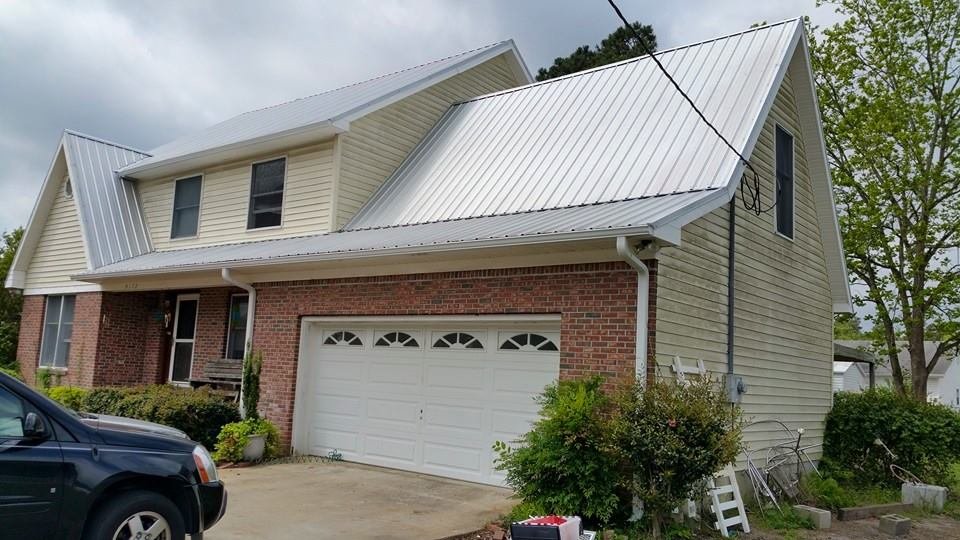 Slide of Extreme Seamless Gutters