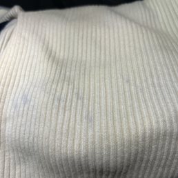 Good quality control wouldn't have led to the navy staining onto the ivory knit fabric :(