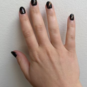 Holiday Nails - Nail Salons Near Me - Los Angeles, California Holiday Nails - Nail Salons Near Me - Los Angeles, California