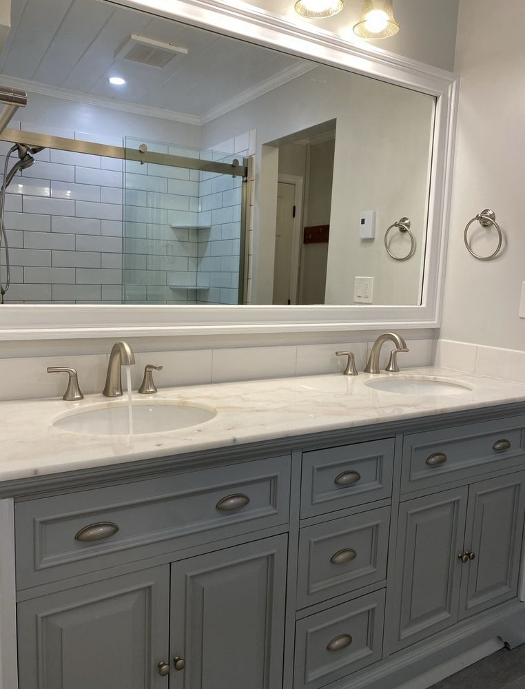 Slide of Hawkeye Home Improvements