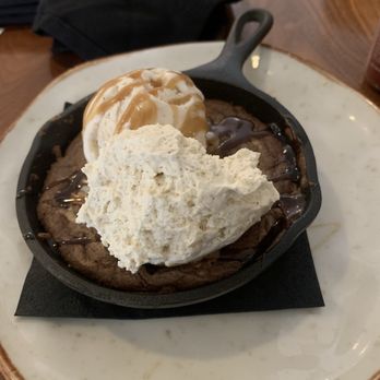 Spoke & Steele - Brookie w/Ice Cream - American Near Me - Indianapolis, Indiana
